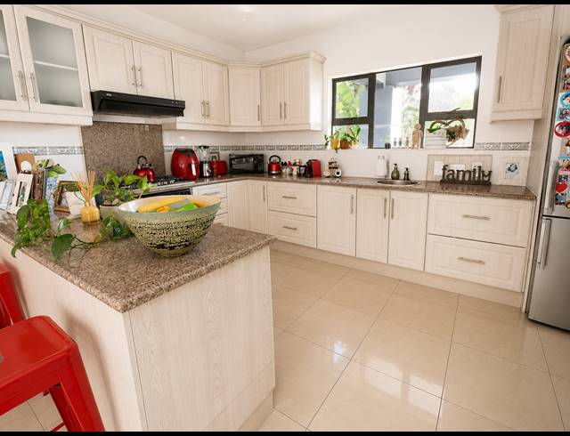 3 BEDROOM HOUSE TO LET IN PALM LAKES ESTATE